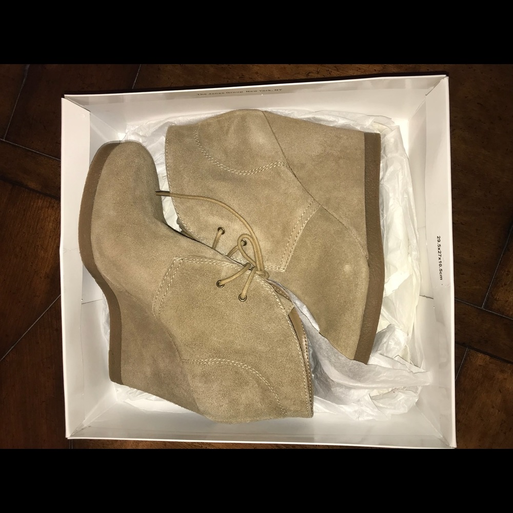 NWB! Nine West Suede Bootie Wedges - Picture 2 of 7